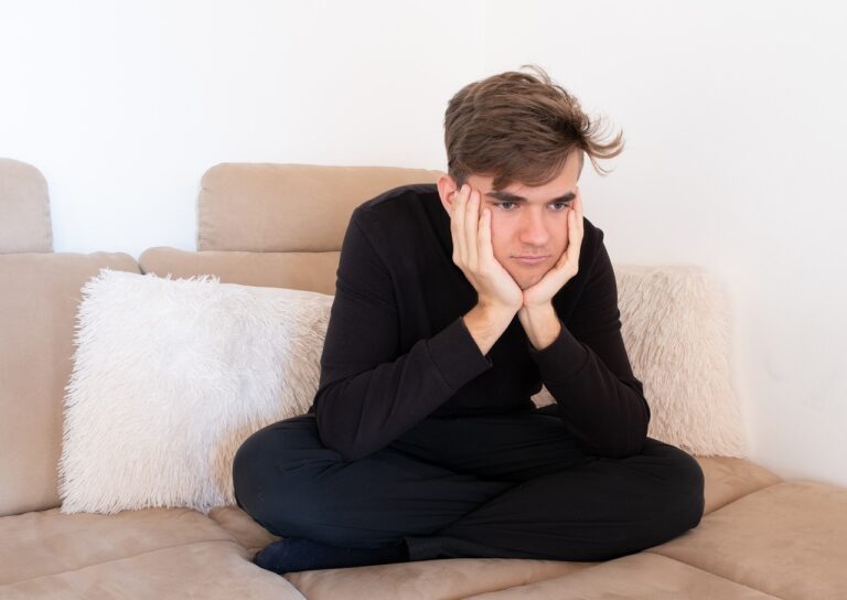 teenager, sad, sofa-7010908.jpg